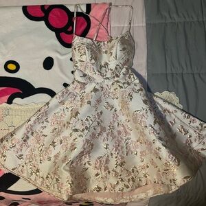 B.DARLIN, size 1/2, white, gold and pink
